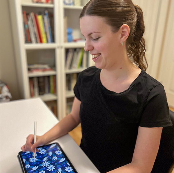 Ange drawing on a tablet